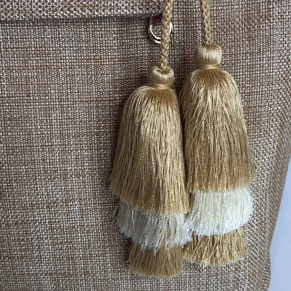 NEW DAVID JEFFREY Neutral Tote Handbag Double Handles Tassel Exterior Zip Pocket